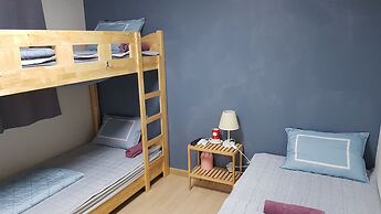 Buzz Guest House - Hostel