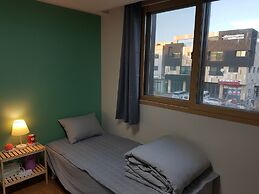 Buzz Guest House - Hostel