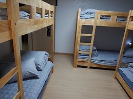 Buzz Guest House - Hostel