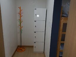 Buzz Guest House - Hostel