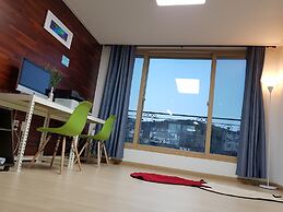 Buzz Guest House - Hostel