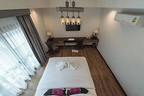 33 Poshtel