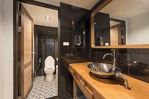 33 Poshtel