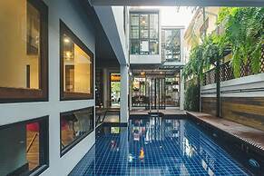 33 Poshtel