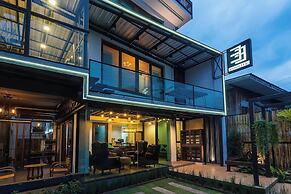33 Poshtel