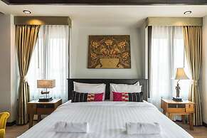 33 Poshtel