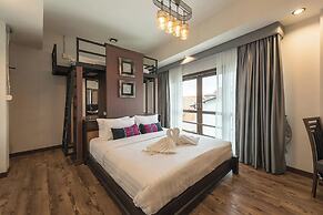 33 Poshtel