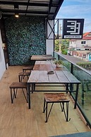 33 Poshtel