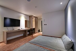 Sea & Moon Tourist Hotel