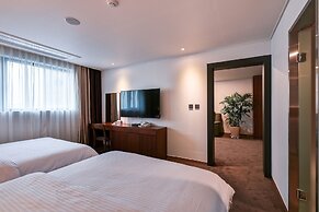 Sea & Moon Tourist Hotel