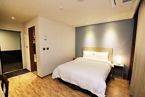 Sea & Moon Tourist Hotel