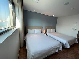 Sea & Moon Tourist Hotel