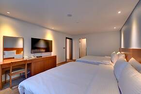 Sea & Moon Tourist Hotel