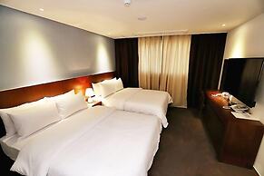 Sea & Moon Tourist Hotel