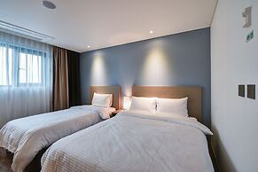 Sea & Moon Tourist Hotel