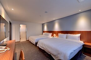 Sea & Moon Tourist Hotel