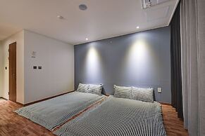 Sea & Moon Tourist Hotel