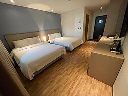 Sea & Moon Tourist Hotel