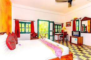 Golden Banana Residence