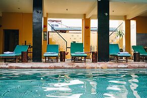 Golden Banana Residence