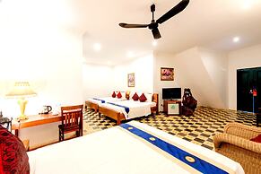 Golden Banana Residence