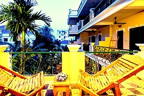 Golden Banana Residence