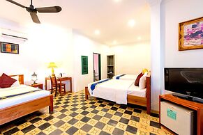 Golden Banana Residence