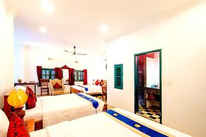 Golden Banana Residence