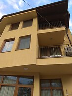 Roots Hotel & Wine Bar