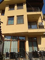 Roots Hotel & Wine Bar