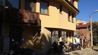 Roots Hotel & Wine Bar