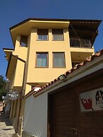 Roots Hotel & Wine Bar