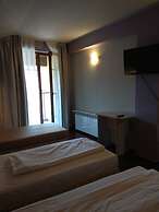 Roots Hotel & Wine Bar