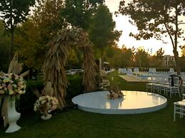 Mak Albania Hotel
