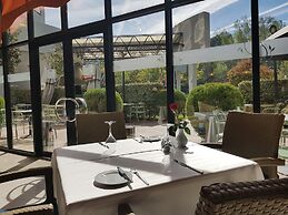 Mak Albania Hotel