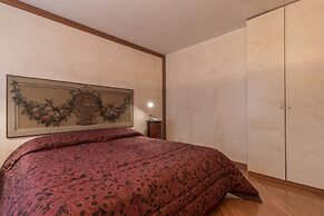 La Fenice Theatre Exclusive Flat