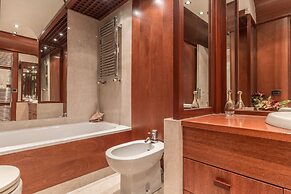 La Fenice Theatre Exclusive Flat