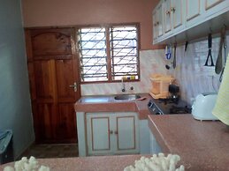 Delina Cottage Diani