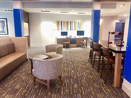 Holiday Inn Express Macon North, an IHG Hotel