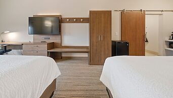 Holiday Inn Express & Suites Macon North