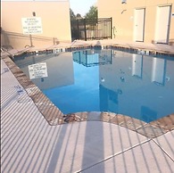 Holiday Inn Express & Suites Macon North