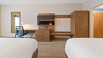 Holiday Inn Express & Suites Macon North