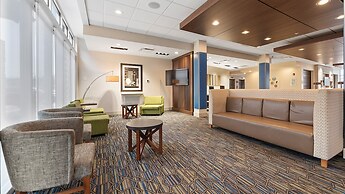 Holiday Inn Express & Suites Macon North