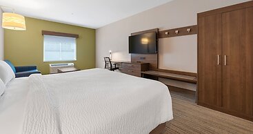 Holiday Inn Express & Suites Macon North