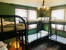 Avocado Guesthouse - Hostel