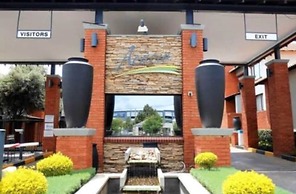 Modern Executive Penthouse All Amenities