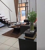 Modern Executive Penthouse All Amenities