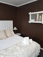 Town House Motor Inn