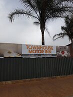 Town House Motor Inn
