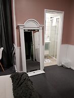 Town House Motor Inn